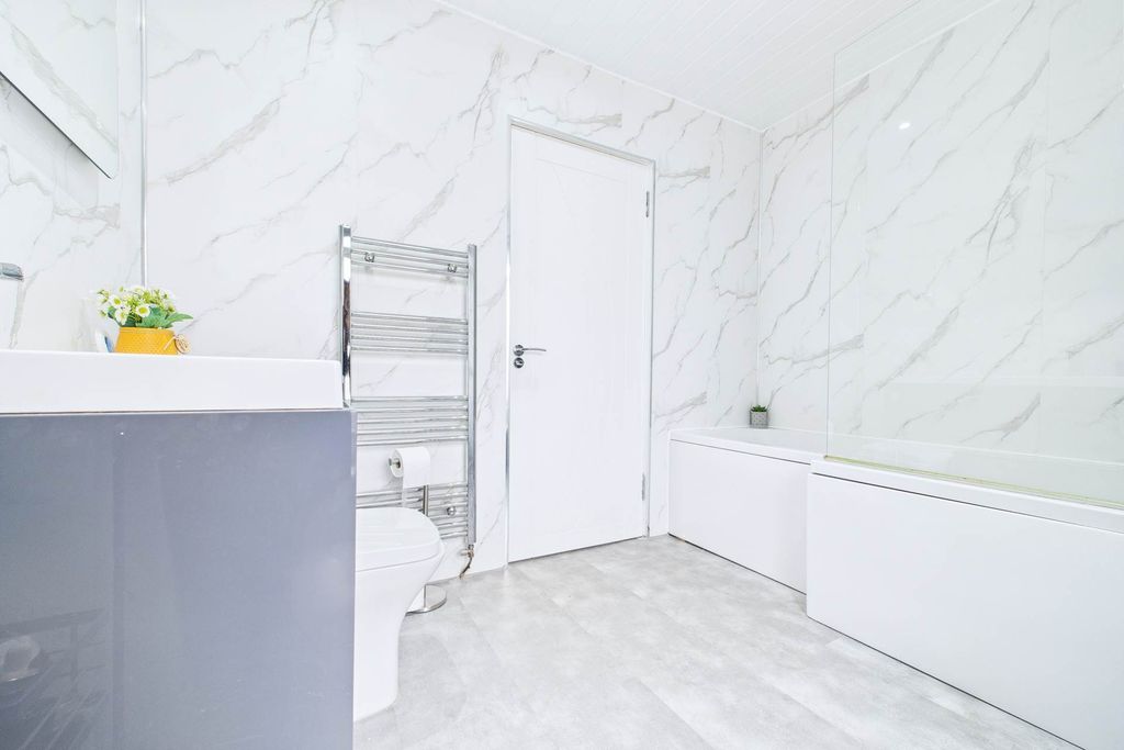 Additional image 21 of 3 bed flat for saleBloomgate, Lanark ML11