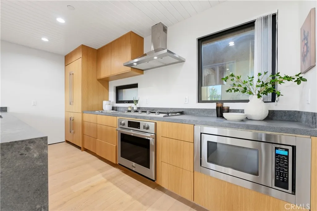 Additional image 21 of 11702 Charnock Road, Los Angeles, CA 90066