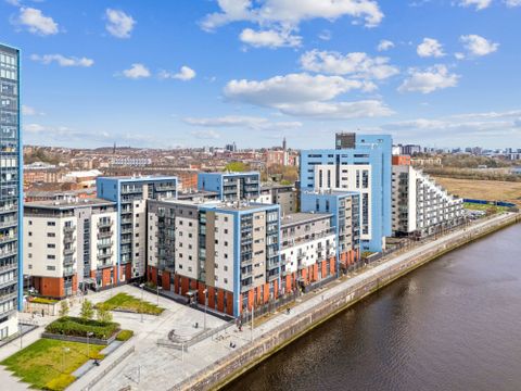 Meadowside Quay Square, Flat 4/1, Glasgow Harbour, Glasgow G11