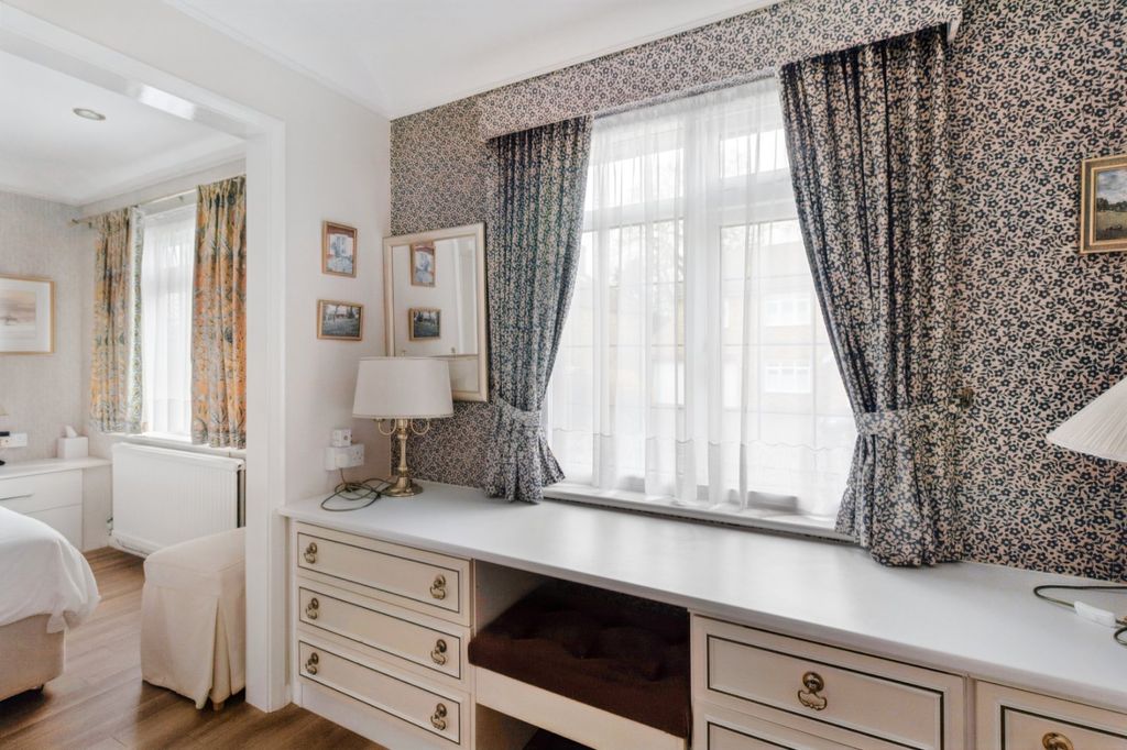 Additional image 15 of 4 bed detached house for saleRobins Orchard, Chalfont St. Peter, Buckinghamshire SL9