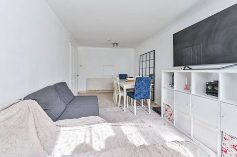 White Hart Lane, Wood Green, London N22