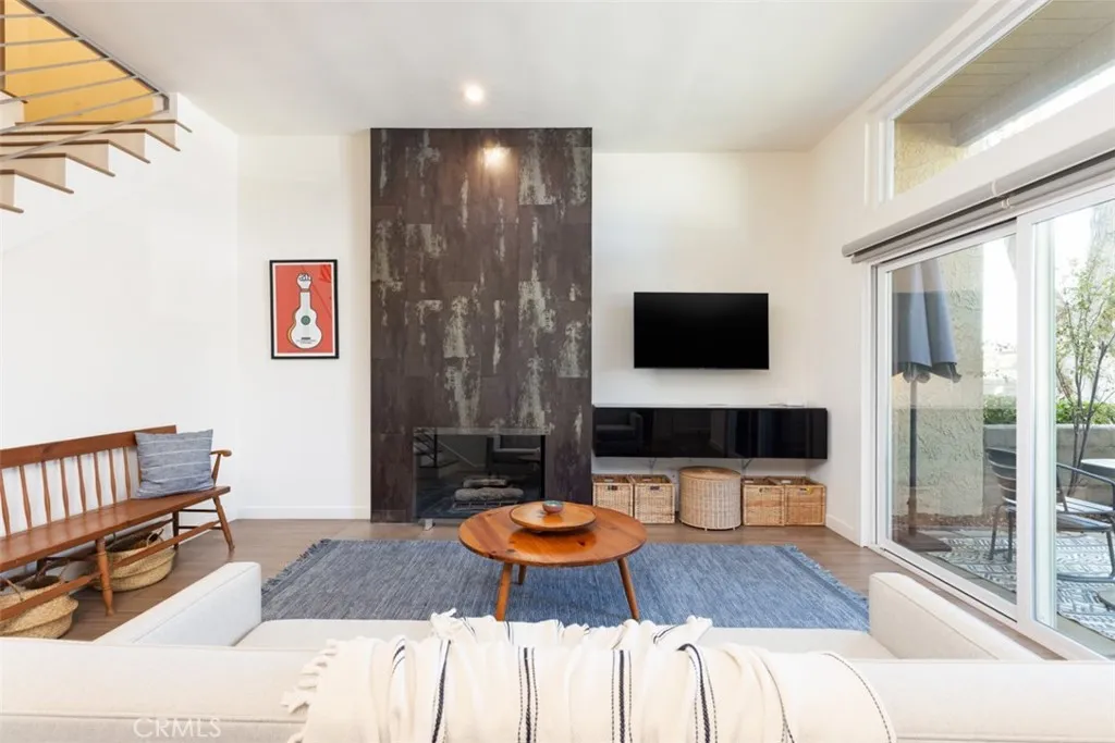 Additional image 3 of 1030 Palo Verde Avenue, Long Beach, CA 90815