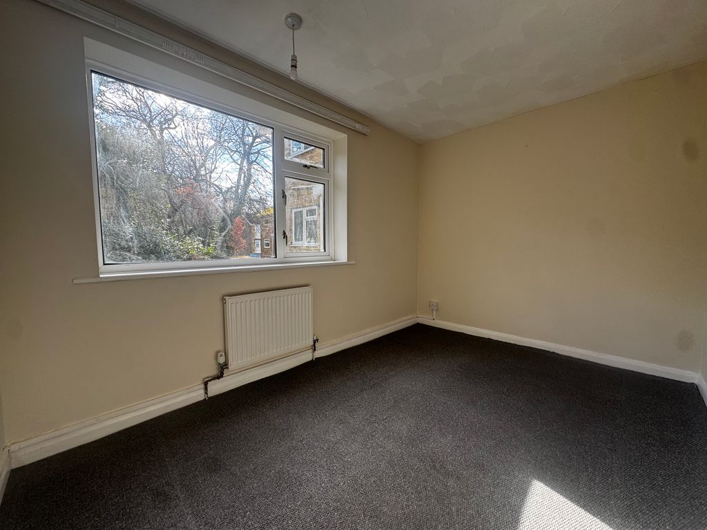 2 bed flat to rentRunnymede, West End SO30 photo 5