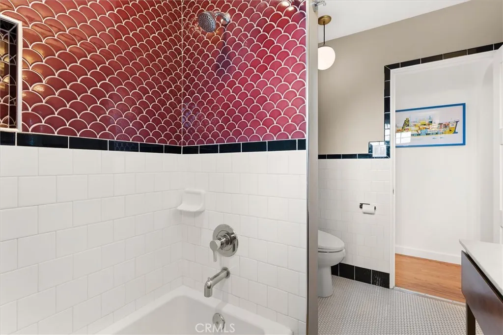 Additional image 21 of 527 W 106th Street, Los Angeles, CA 90044