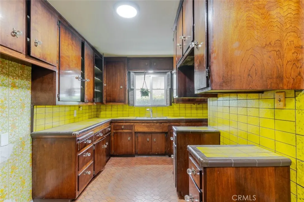Additional image 31 of 722 E 6th Street, Ontario, CA 91764