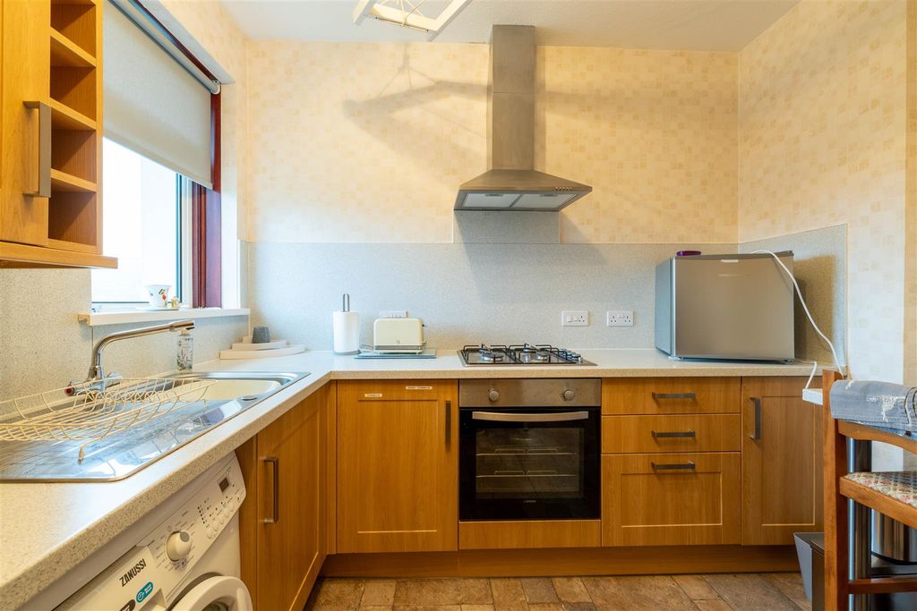 Additional image 7 of 2 bed flat for saleCromlix Road, Perth PH2