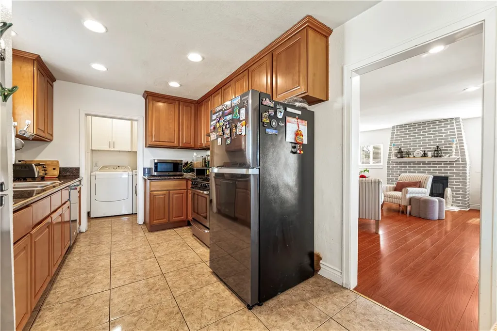 Additional image 6 of 2389 Mayfield Avenue, Montrose, CA 91020