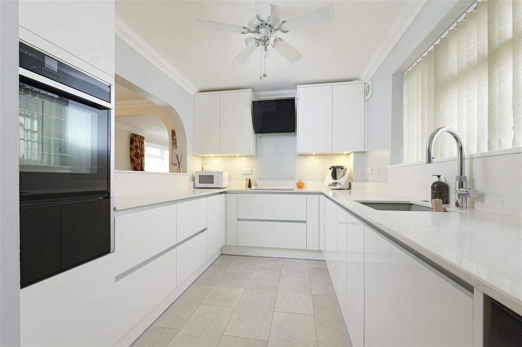 Additional image 5 of 5 bed detached house for saleLower Rainham Road, Rainham ME8