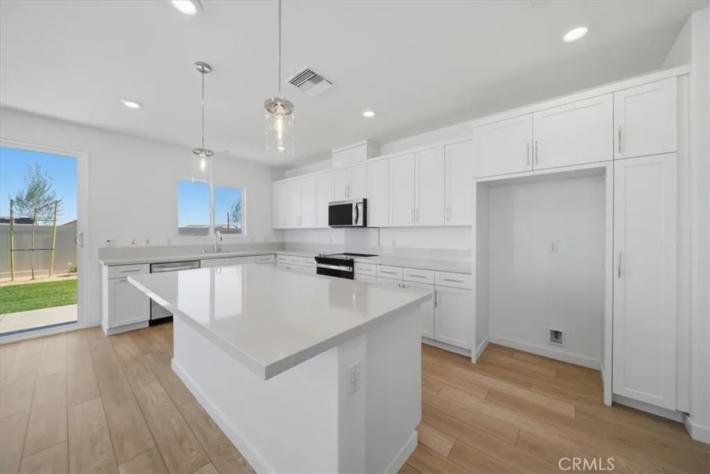 Additional image 9 of 3265 E Avenue J-4, Lancaster, CA 93535