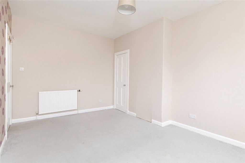 Additional image 5 of 2 bed flat to rentBurdiehouse Square, Old Burdiehouse, Edinburgh EH17