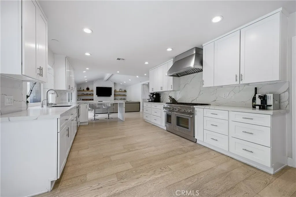 Additional image 12 of 9867 Whitwell Dr, Beverly Hills, CA 90210