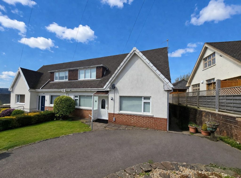 3 bed semi-detached house to rentElim Way, Pontllanfraith, Blackwood NP12