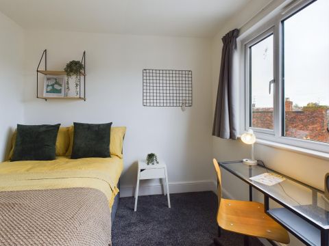 Edge Lane, Liverpool L7, Room to rent