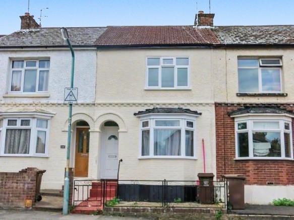 2 bed terraced house to rentCorporation Road, Gillingham ME7