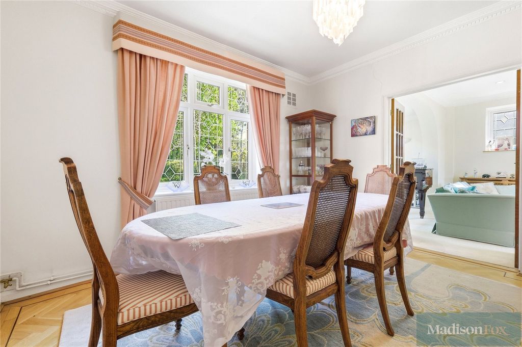 Additional image 6 of 5 bed detached house for saleParkland Close, Chigwell, Essex IG7