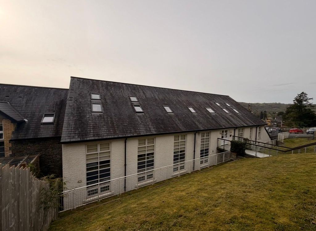 2 bed flat for saleOld School Lane, Pontypridd CF37