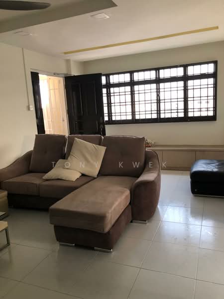 657 Woodlands Ring Road