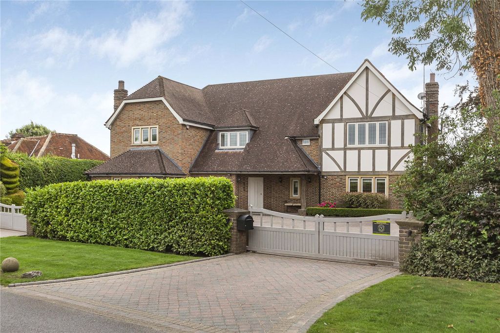 5 bed detached house to rentHanyards Lane, Cuffley, Hertfordshire EN6
