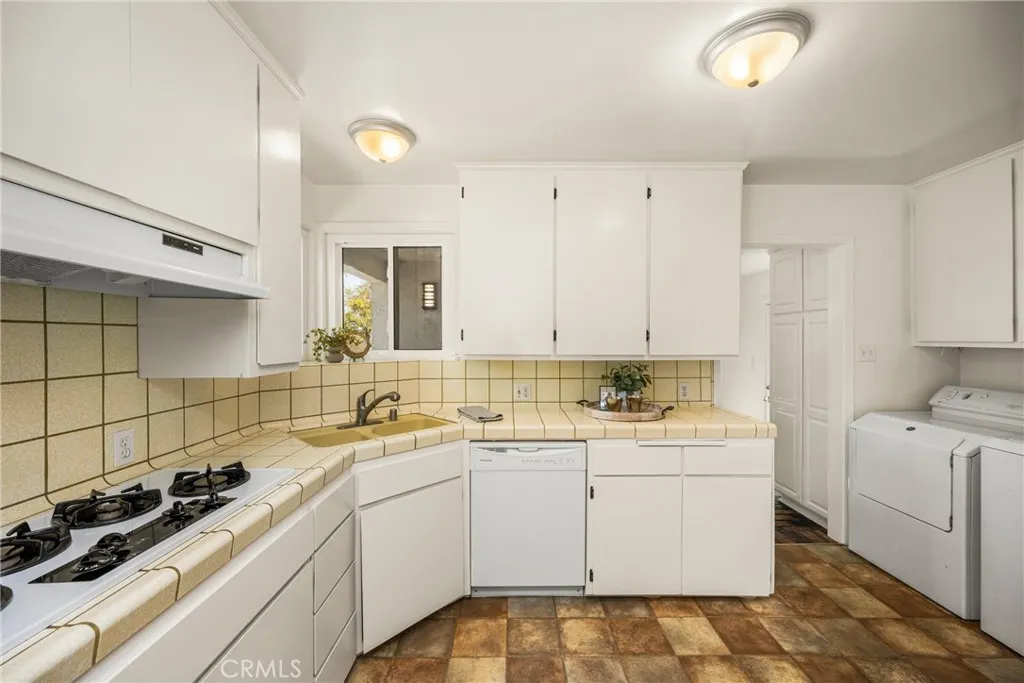 Additional image 71 of 1842 N Greenbrier Rd, Long Beach, CA 90815