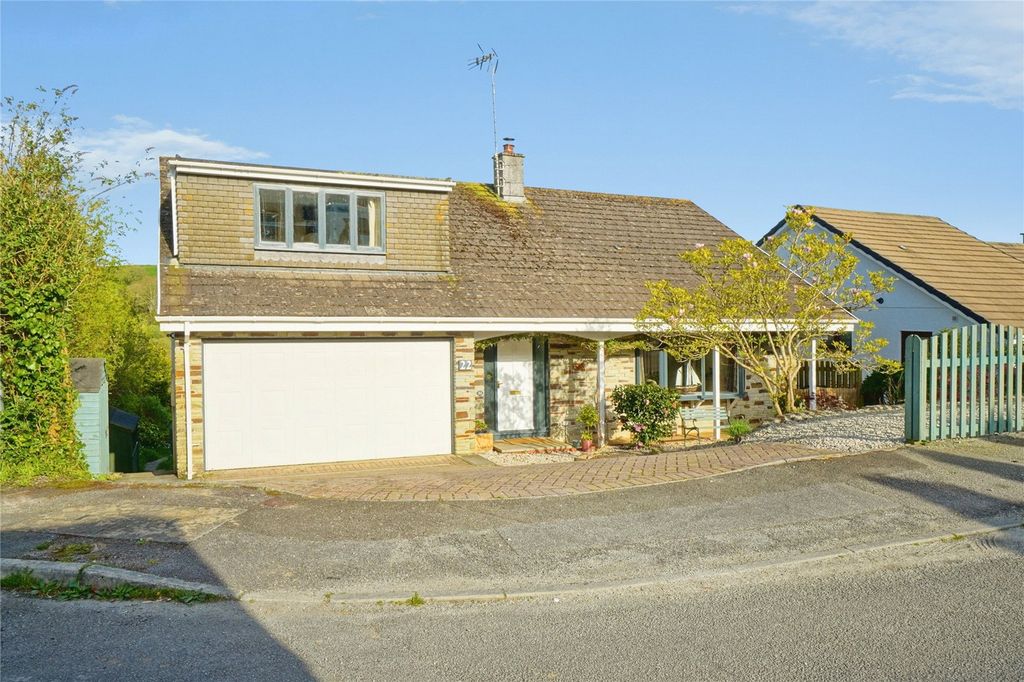 5 bed detached house for saleHeron Close, Tresillian, Truro, Cornwall TR2
