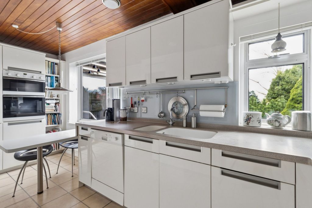 Additional image 16 of 4 bed detached house for saleRobins Orchard, Chalfont St. Peter, Buckinghamshire SL9