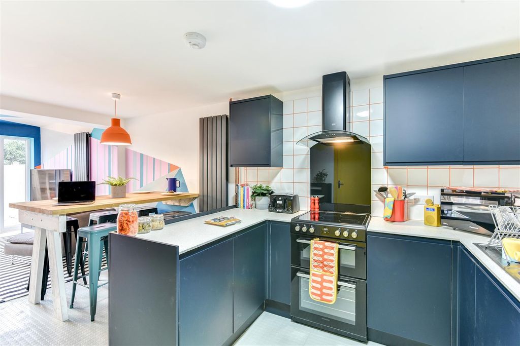 Additional image 6 of 6 bed semi-detached house for saleQueens Road, Beeston, Nottingham NG9
