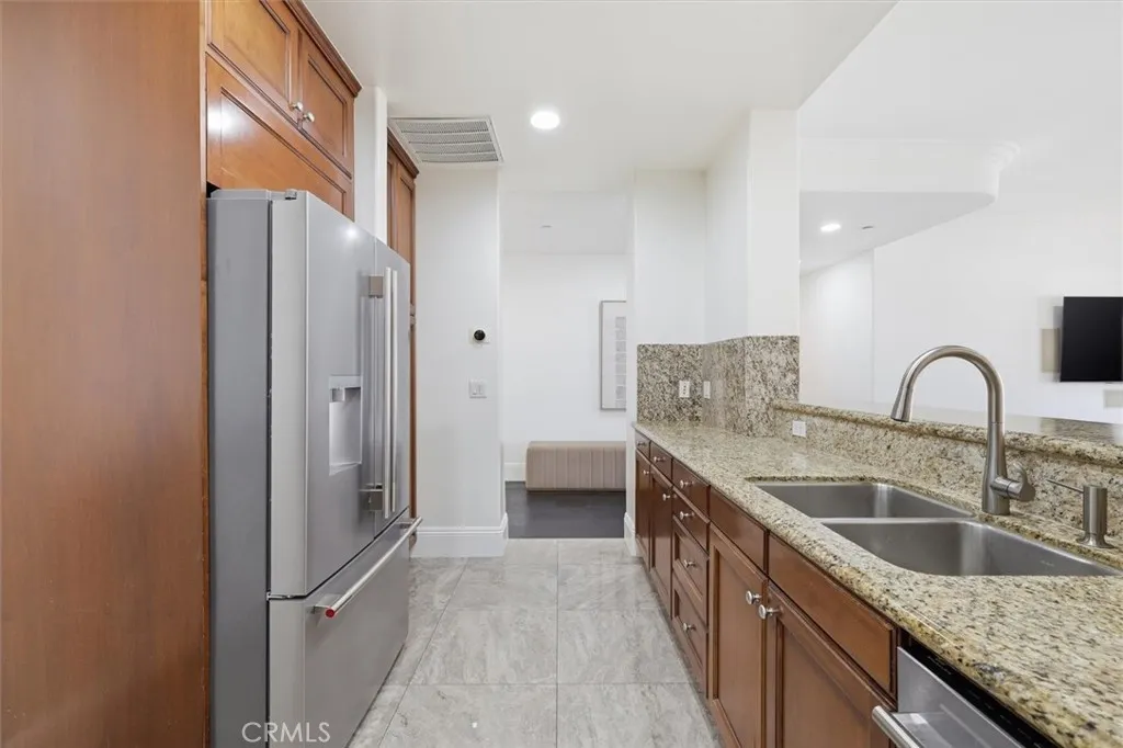 Additional image 10 of 143 N Arnaz Drive Unit 105, Beverly Hills, CA 90211