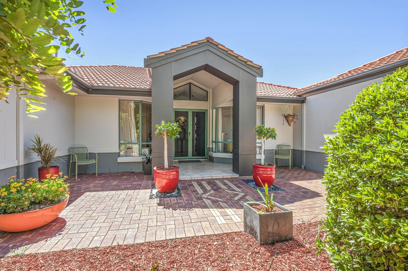 6 Ingleton Drive, Hallett Cove SA 5158