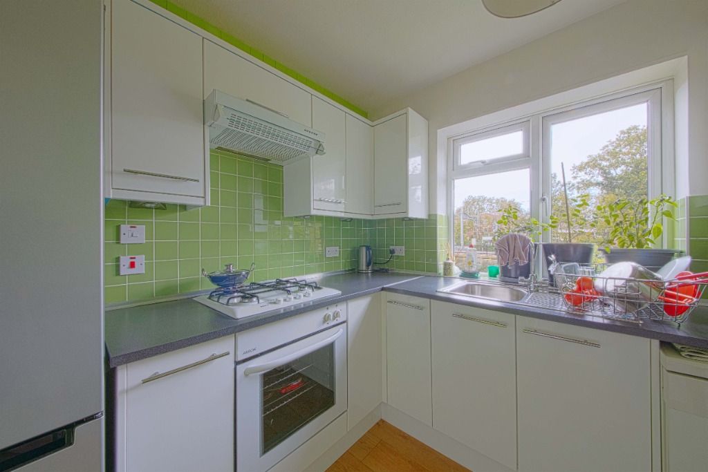 Additional image 11 of 2 bed flat for saleSomerset Lodge, Courtlands, Maidenhead SL6