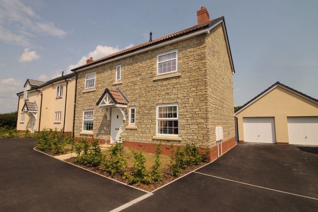 4 bed detached house to rentMaple Road, Curry Rivel, Langport, Somerset TA10