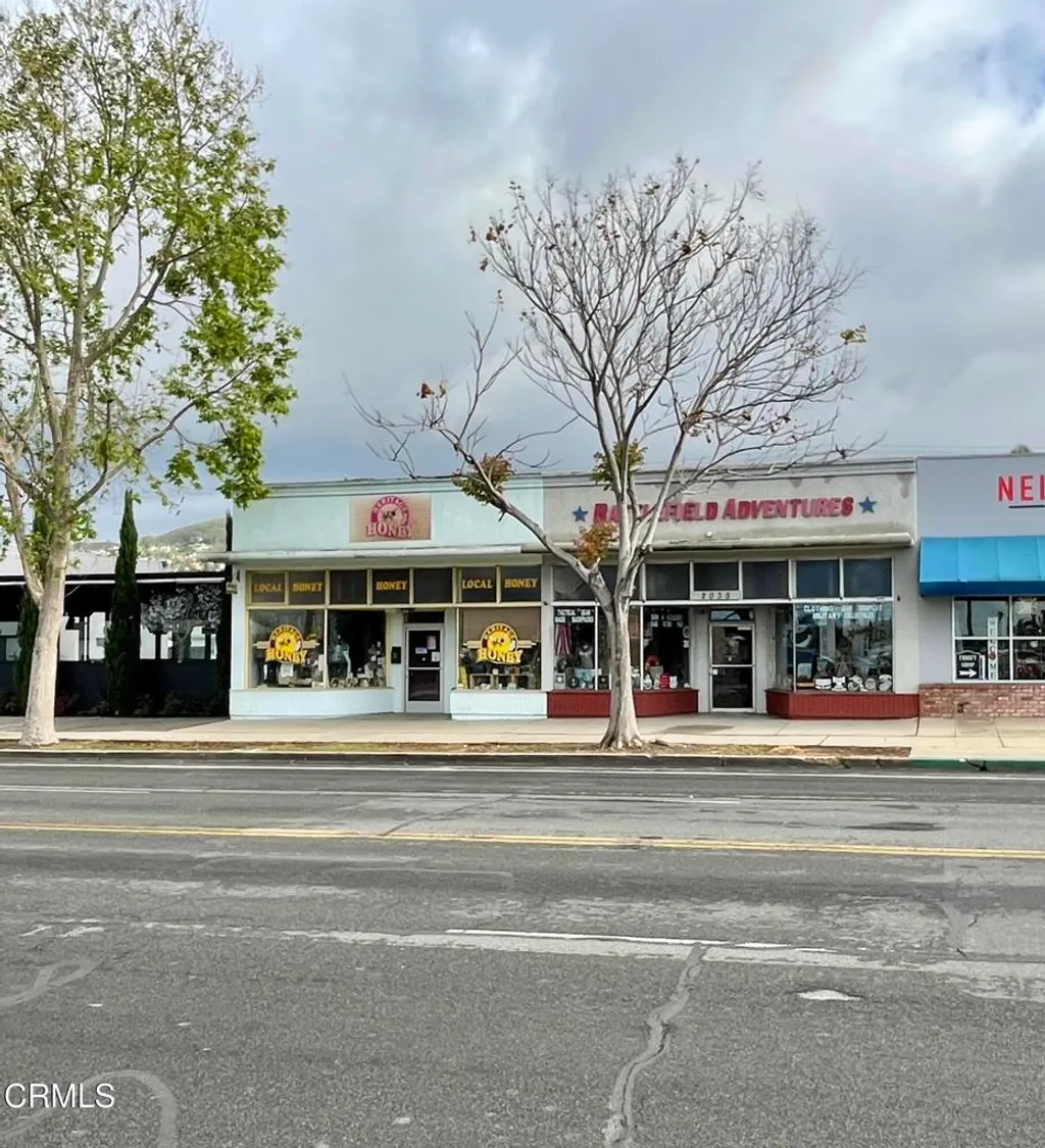 2031 E Thompson Boulevard, Ventura, CA 93001 photo 2