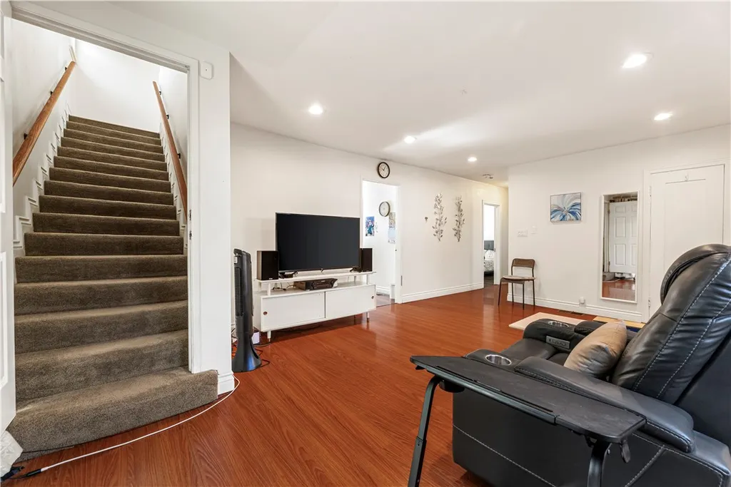 Additional image 20 of 2389 Mayfield Avenue, Montrose, CA 91020