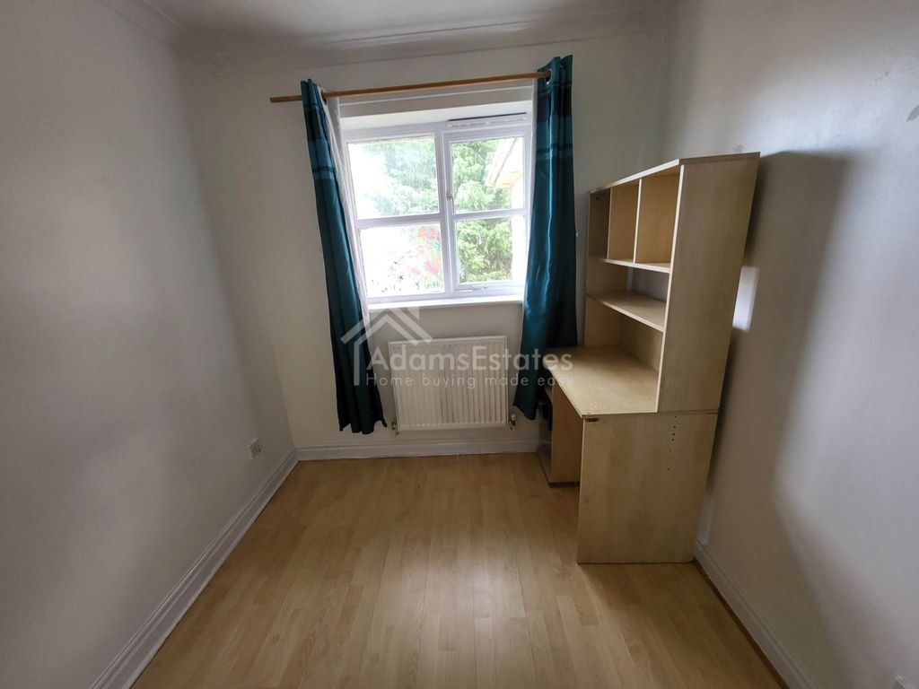 Additional image 8 of 4 bed semi-detached house for saleMillbrook Gardens, Dewsbury WF13