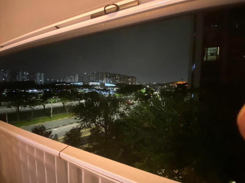 84 Punggol Central photo 4