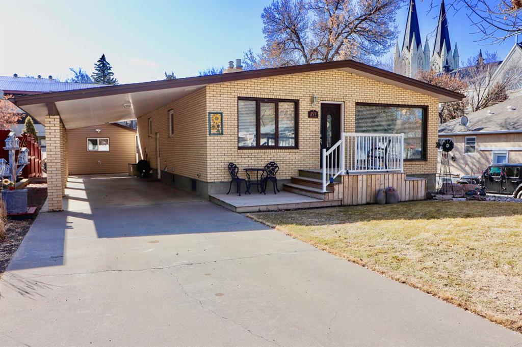 211 3 Street NE, Medicine Hat, AB, T1A5M4