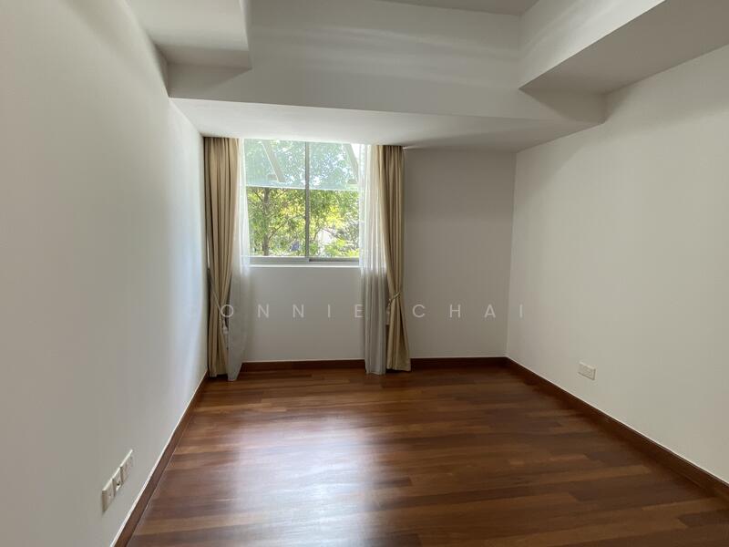 2 Marina Boulevard photo 5