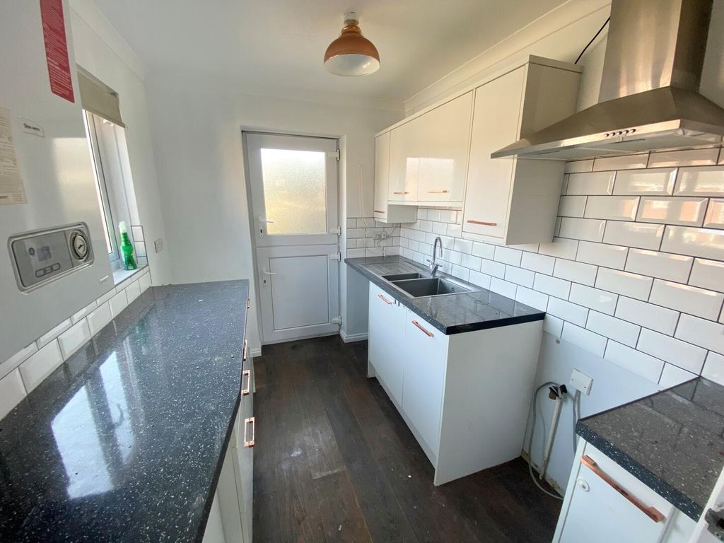 Additional image 4 of 2 bed semi-detached bungalow to rentArthur Moody Drive, Newport PO30