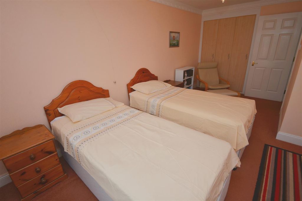Additional image 9 of 2 bed flat for saleWimbledon Court, Tenby SA70