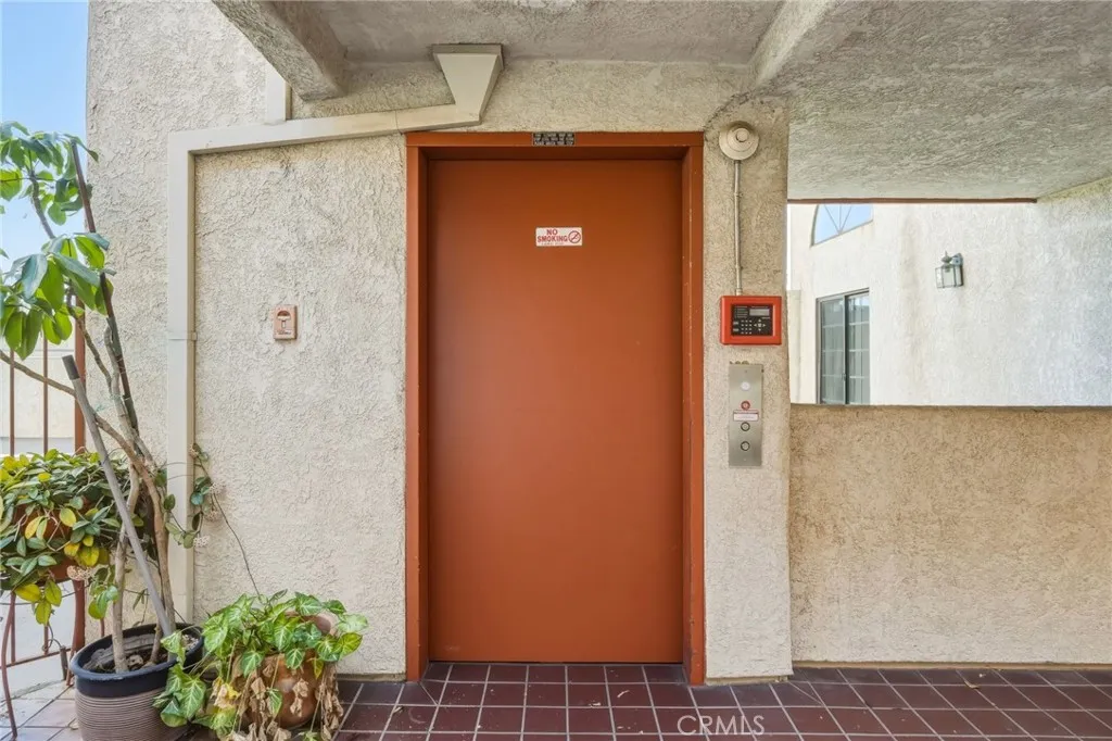 Additional image 77 of 7625 Reseda Blvd Unit 202, Reseda, CA 91335