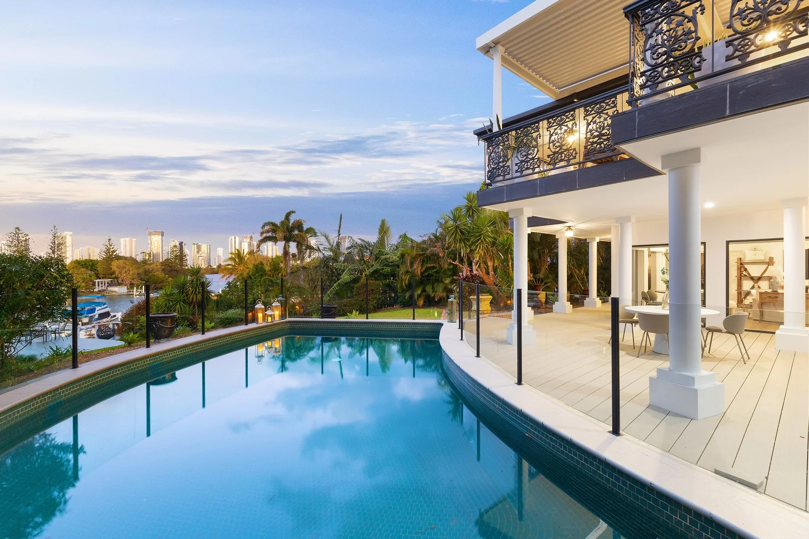19 Wildash Street, Southport QLD 4215