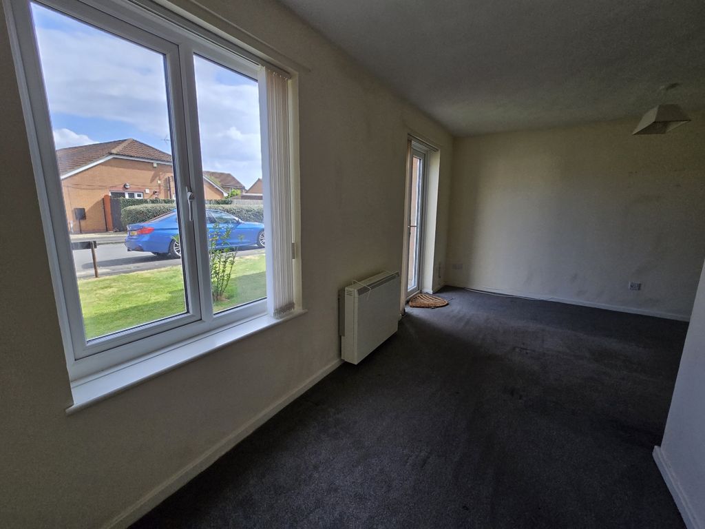 2 bed flat to rentGatesgarth Close, Hartlepool, County Durham TS24 photo 4