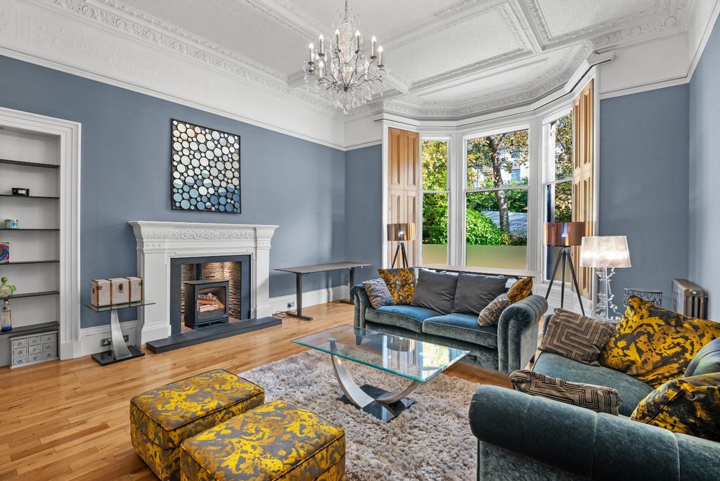 Additional image 2 of 3 bed flat to rentVictoria Circus, Dowanhill, Glasgow G12