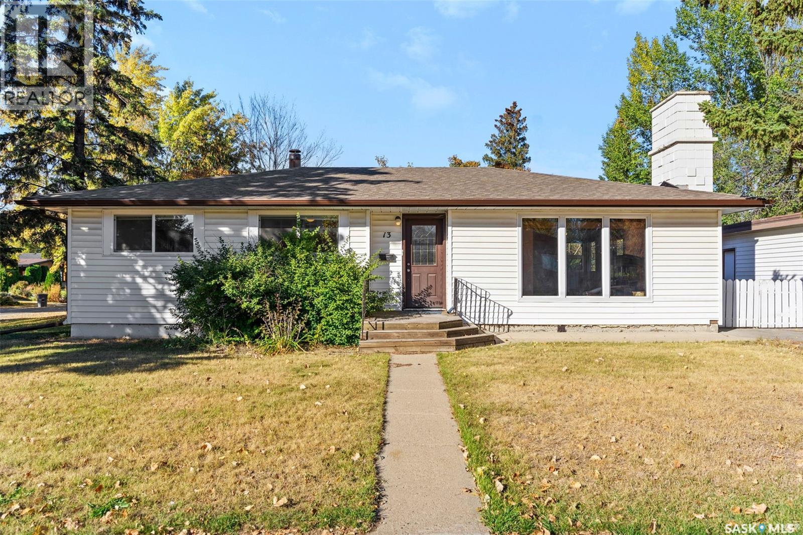 13 Weir CRESCENT