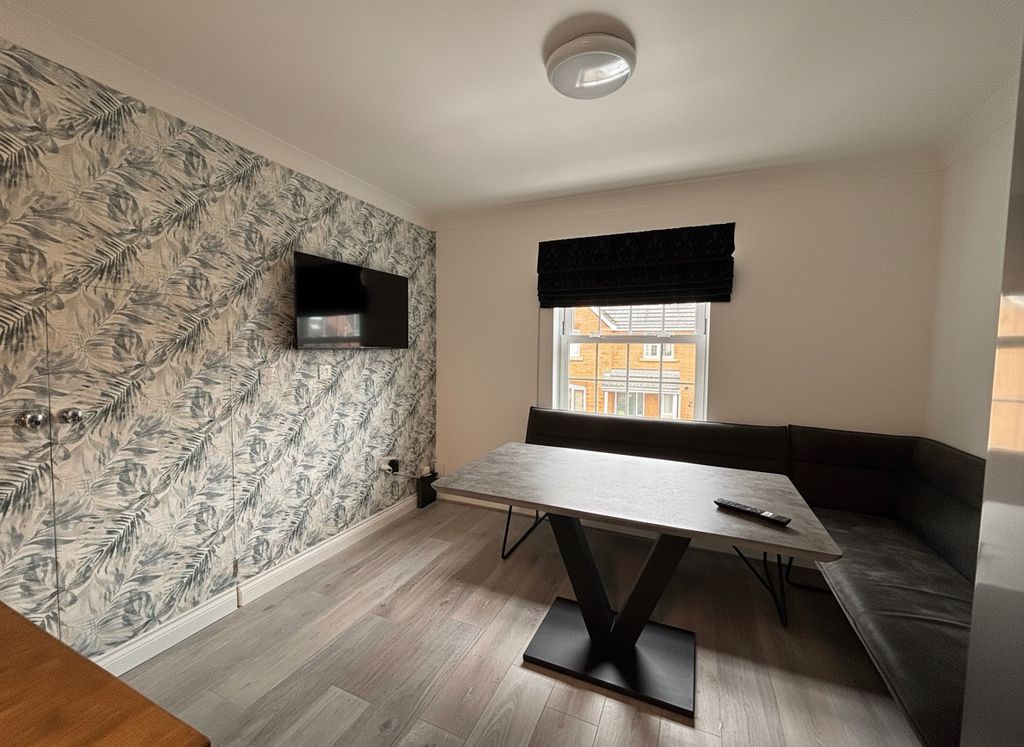 Additional image 5 of 6 bed semi-detached house to rentMoat Farm Close, Marston Moretaine, Bedford MK43