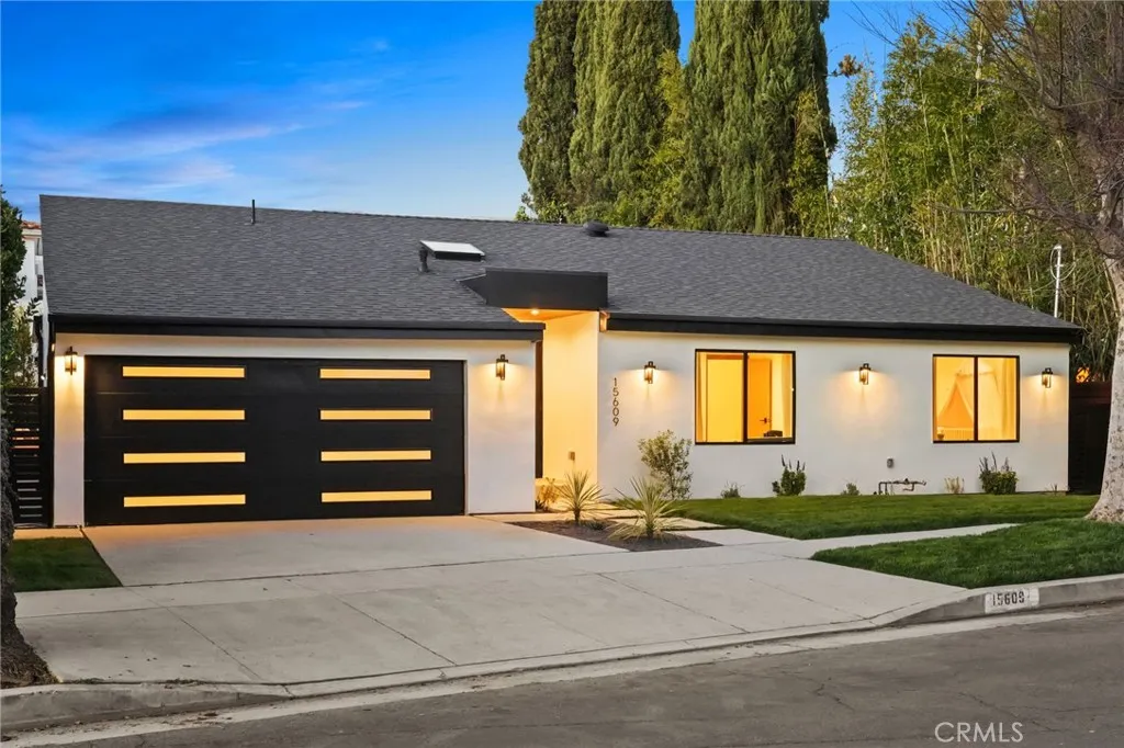 15609 Huston Street, Encino, CA 91436