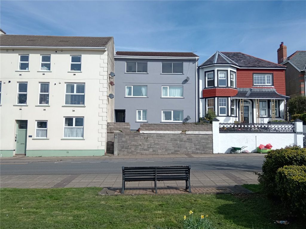 2 bed flat to rentFlat 3, Lansdowne Court, Hamilton Terrace, Milford Haven, Pembrokeshire SA73