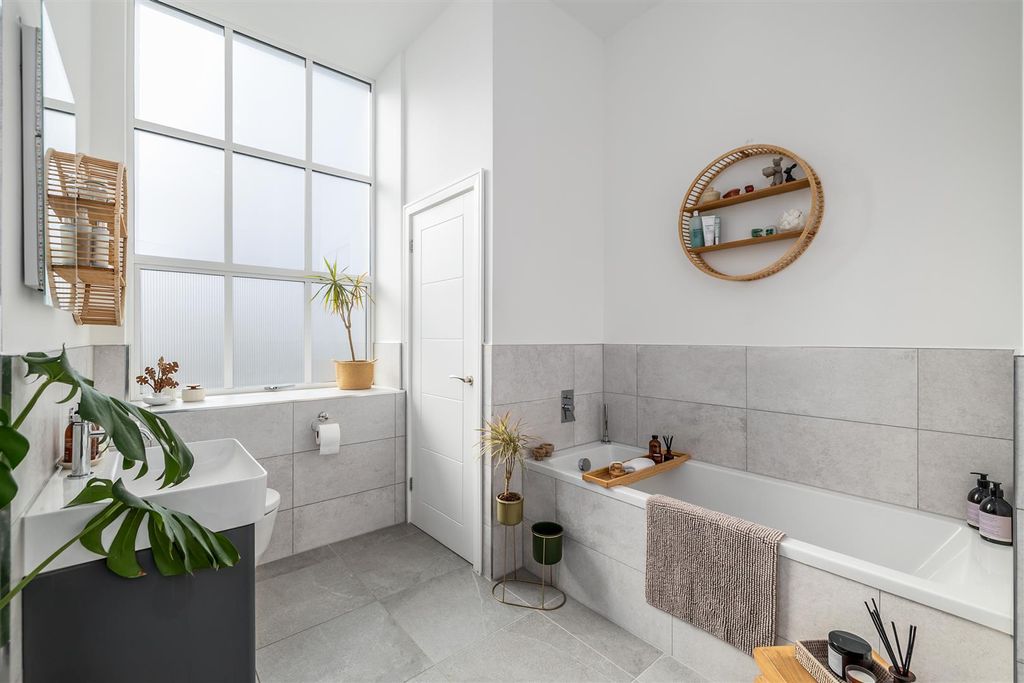 Additional image 18 of 3 bed flat for saleCraigie Drive, Plymouth PL1
