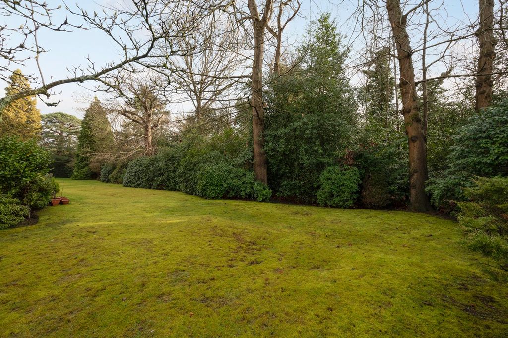 Additional image 11 of 3 bed maisonette for saleTudor House, Weybridge KT13