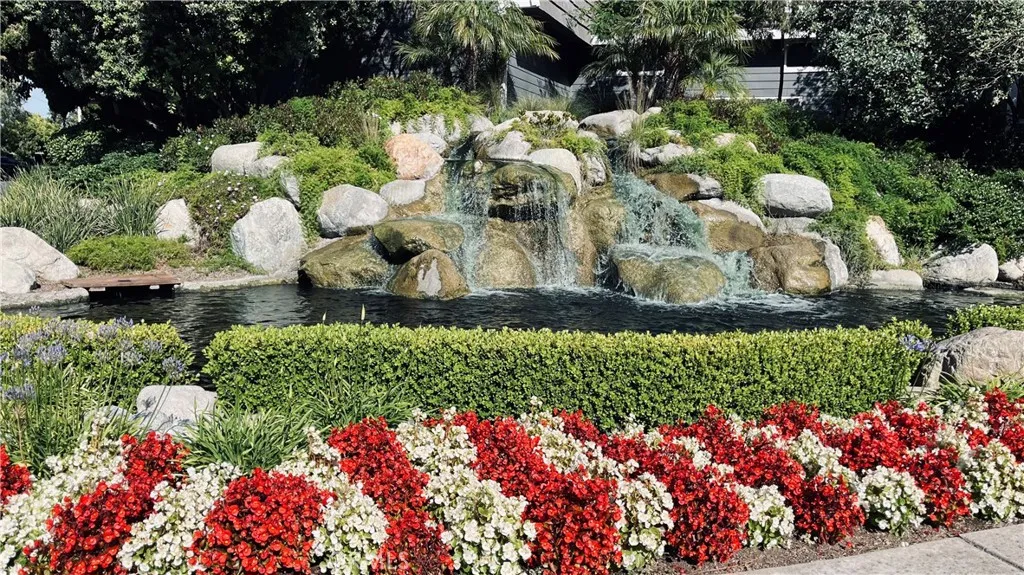 8192 Sandcove Cir Unit 204, Huntington Beach, CA 92646