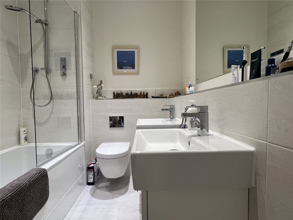 Additional image 7 of 2 bed flat for saleAlmansa Way, Lymington, Hampshire SO41